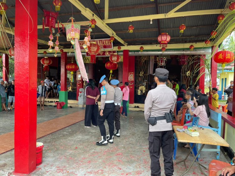 Kehadiran Polri Perkuat Kamtibmas Saat Perayaan Imlek 2577 Kongzili di Senayang