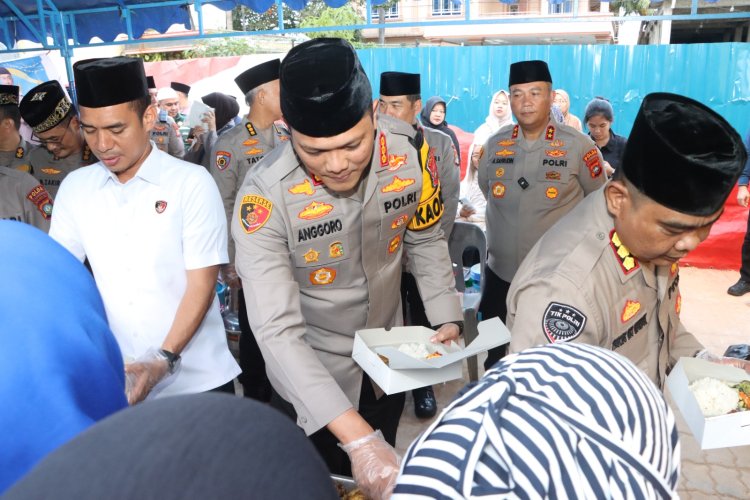 Kapolresta Barelang Dampingi Kapolda Kepri dalam Safari Ramadhan dan Buka Puasa Bersama Masyarakat di Tanjung Sengkuang