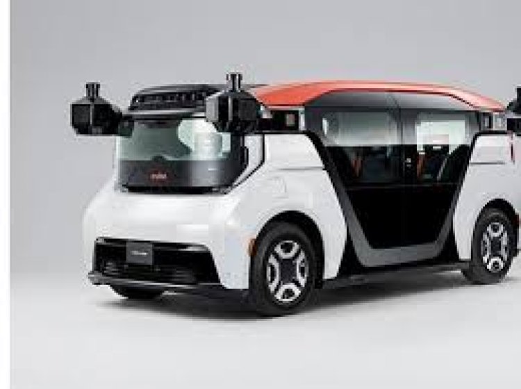 Menhub Resmikan Pengoperasian Taksi Otonom Tanpa Sopir di IKN