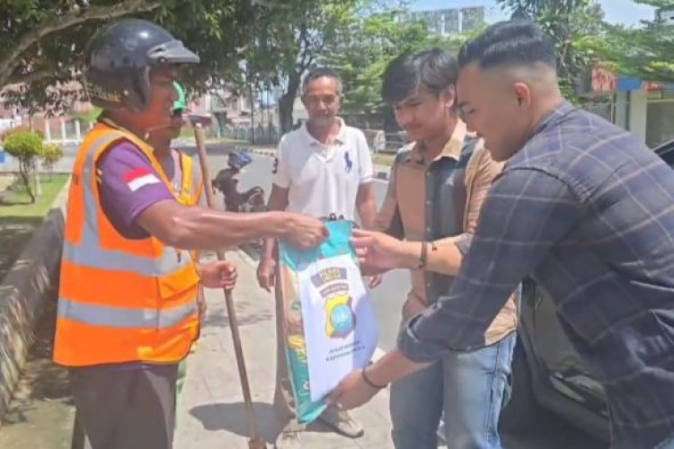 Sentuhan Humanis Polres Lingga, Sembako Disalurkan Untuk Warga