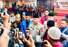 Panglima Tengah Dt. Hasbullah Dampingi Kapolda Saat Dialog dengan Awak Media di Batam