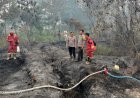 Kebakaran Hutan Lindung Terjadi di Kawasan Pemakaman Sei Temiang, Polsek Sekupang Turun Langsung Lakukan Pemadaman