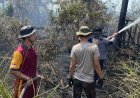 Sigap! Polsek Daik Lingga Bersama Tim Gabungan Padamkan Kebakaran Lahan di Panggak Darat