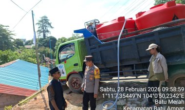 Polsek Batu Ampar Pastikan Keamanan Distribusi Air Bersih Hari Ke-37 di Tanjung Sengkuang dan Batu Merah