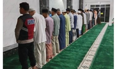 Melalui Sholat Subuh Berjamaah, Polsek Lubuk Baja Perkuat Pengamanan dan Kedekatan dengan Masyarakat