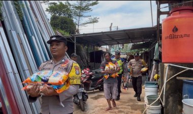 Polsek Batu Ampar Salurkan 40 Paket Beras untuk Warga Ruli Kampung Seraya di Bulan Ramadan