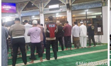 Personel Polsek Lubuk Baja Laksanakan Sholat Subuh Keliling di Masjid Al Hikmah, Perkuat Silaturahmi dan Harkamtibmas Selama Ramadhan