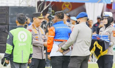 Kapolri Pimpin Apel Ojol dan Buruh di Sumsel, Tekankan Pentingnya Persatuan dan Stabilitas Nasional
