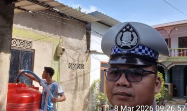 Polsek Batu Ampar Kawal Pendistribusian Air Bersih Hari ke-45 untuk Masyarakat Tanjung Sengkuang dan Batu Merah