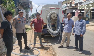 Monitoring Distribusi Air Bersih Hari ke-48, Polsek Batu Ampar Pastikan Kebutuhan Warga Terdampak Gangguan Air Terpenuhi