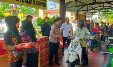 Polres Karimun Berbagi Sembako, Ringankan Beban Ojek dan Porter Pelabuhan
