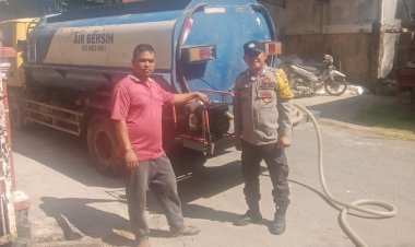 Monitoring Pendistribusian Air Bersih Hari Ke-62, Polsek Batu Ampar Pastikan Kebutuhan Warga Terpenuhi