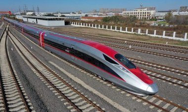 Peluncuran "Tiket Kereta Cepat Jakarta-Surabaya": Perjalanan Hanya 3 Jam!