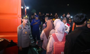 POLDA KEPRI PASTIKAN ARUS BALIK MUDIK GRATIS AMAN, 142 PENUMPANG TIBA DI BATAM
