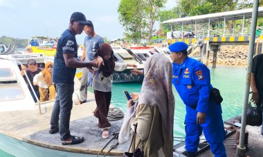 POLDA KEPRI INTENSIFKAN KRYD DI PELABUHAN TELAGA PUNGGUR SAAT ARUS BALIK LIBUR NASIONAL, SITUASI AMAN DAN KONDUSIF