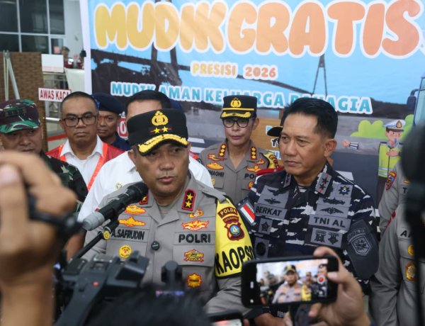 KAPOLDA KEPRI BAGIKAN TIKET MUDIK GRATIS, WUJUD KEPEDULIAN UNTUK MASYARAKAT