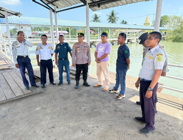 Patroli Pelabuhan, Polsek Buru Pastikan Situasi Kondusif Jelang Idul Fitri 1447 H