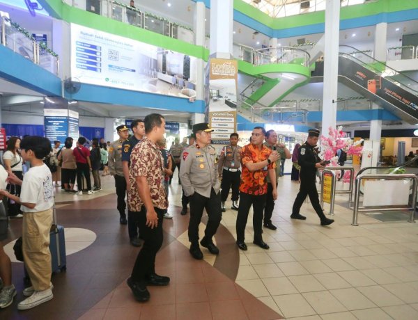 OPERASI KETUPAT SELIGI 2026: WAKAPOLDA KEPRI TINJAU POS YAN BATAM CENTER DAN PELABUHAN INTERNASIONAL BATAM CENTER