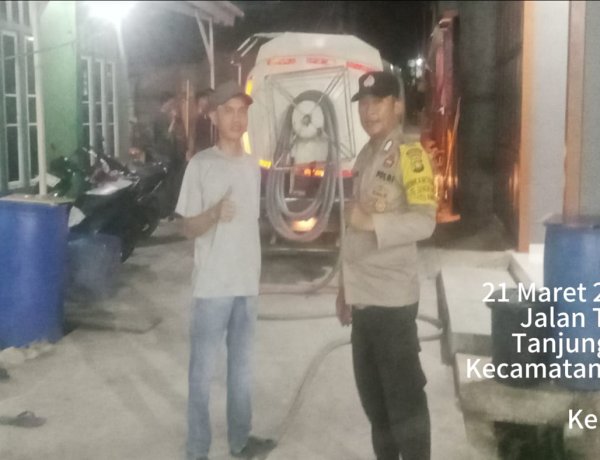 Polsek Batu Ampar Laksanakan Monitoring dan Pengamanan Pendistribusian Air Bersih Hari ke-58 bagi Warga Terdampak Gangguan Air