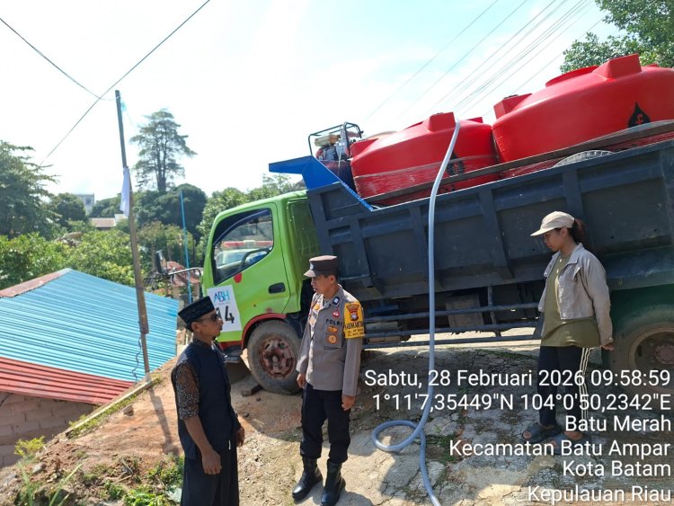Polsek Batu Ampar Pastikan Keamanan Distribusi Air Bersih Hari Ke-37 di Tanjung Sengkuang dan Batu Merah