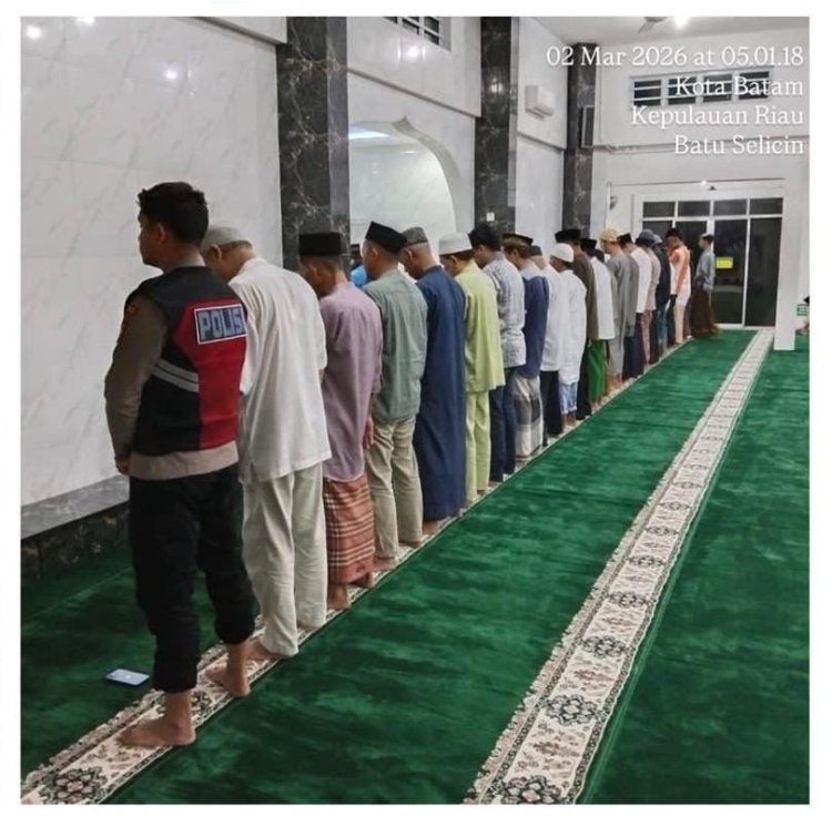 Melalui Sholat Subuh Berjamaah, Polsek Lubuk Baja Perkuat Pengamanan dan Kedekatan dengan Masyarakat