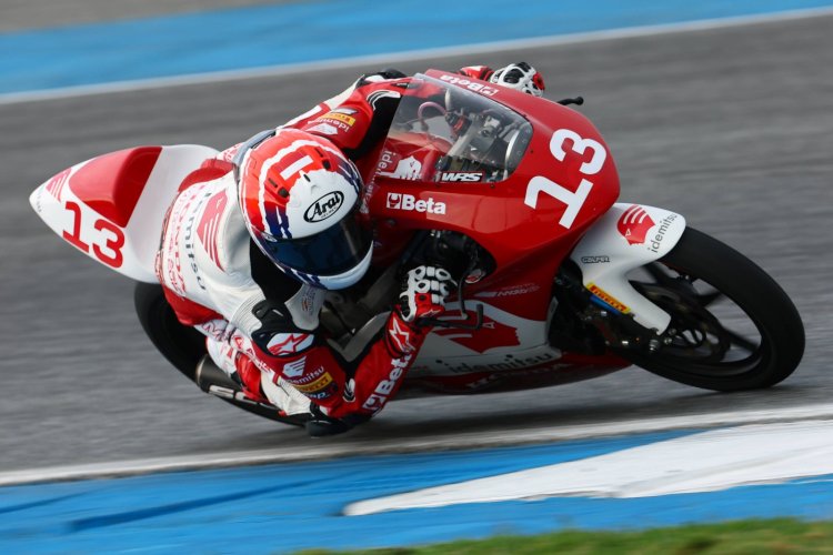 Pebalap Muda Astra Honda Tampil Kencang di Laga Pembuka Moto4 Asia Cup Buriram