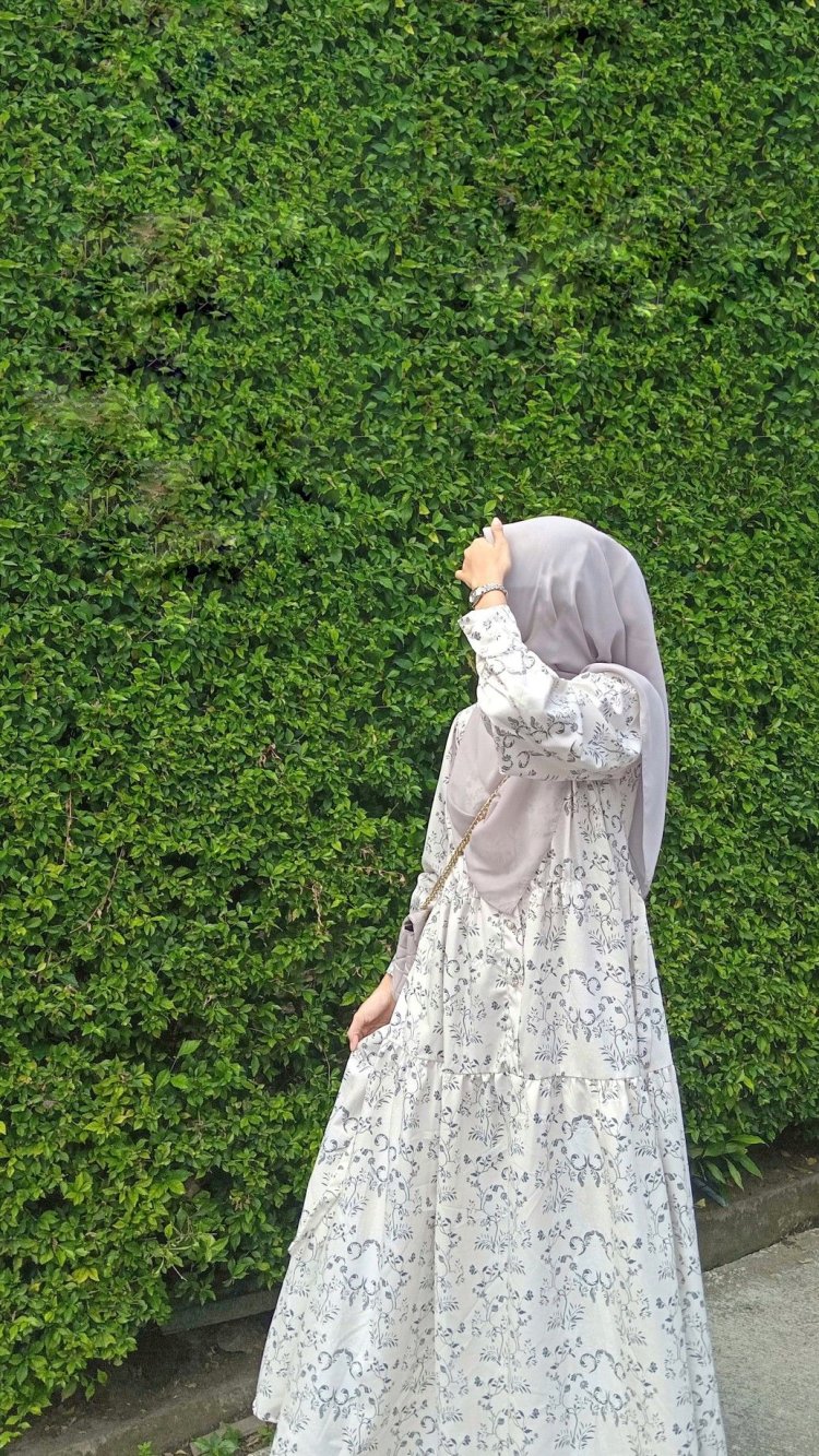 Tren Gamis "Bini Orang" Ala Inara Rusli Viral Jelang Ramadan 2026