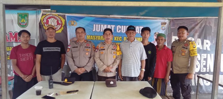 Polsek Batu Ampar Sosialisasikan Layanan Polisi 110 dalam Kegiatan Jumat Curhat Bersama Warga Tanjung Sengkuang