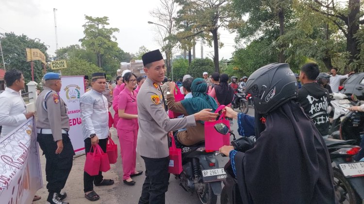 Polsek Batu Aji Berbagi Takjil dan Buka Puasa Bersama Anak Panti Asuhan di Bulan Suci Ramadan