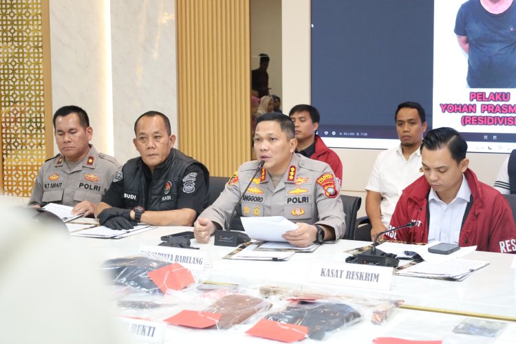 Polresta Barelang Gelar Konferensi Pers Pengungkapan Kasus Pencurian dan Penadahan Sepeda Motor di Sekupang