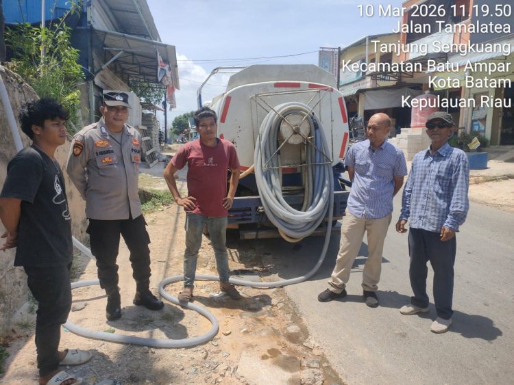 Monitoring Distribusi Air Bersih Hari ke-48, Polsek Batu Ampar Pastikan Kebutuhan Warga Terdampak Gangguan Air Terpenuhi