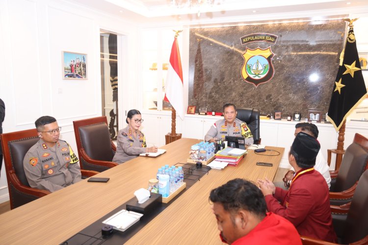 KAPOLDA KEPRI TERIMA AUDIENSI CIPAYUNG PLUS, GMNI, GMKI DAN HIMA PERSIS TANJUNGPINANG–BINTAN, PERKUAT SINERGI DENGAN MAHASISWA
