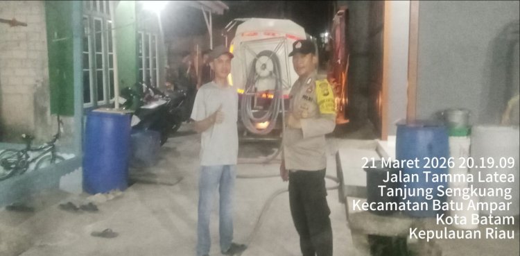 Polsek Batu Ampar Laksanakan Monitoring dan Pengamanan Pendistribusian Air Bersih Hari ke-58 bagi Warga Terdampak Gangguan Air