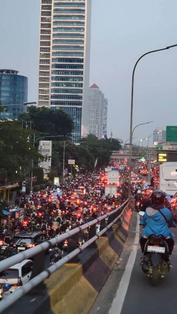 Puncak Arus Balik Lebaran 2026: Kemacetan Horor di Jalur Puncak dan Gentong