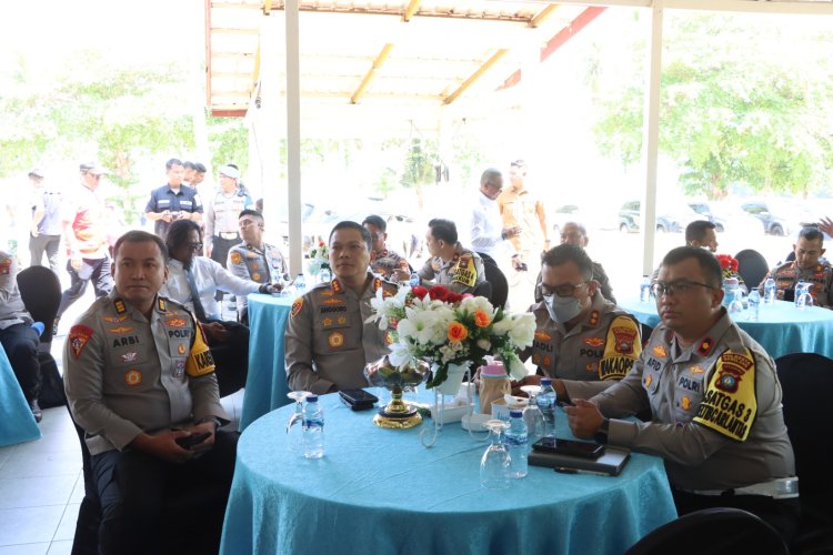 Kapolresta Barelang bersama Kapolda Kepri Ikuti Zoom Meeting Anev Sitkamtibmas Idul Fitri 1447 H Yang Dipimpin  Kapolri Melalui Via Zoom