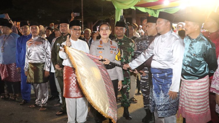 Polres Karimun Amankan Festival Kereta Hias & Pawai Takbir Berjalan Tertib dan Kondusif