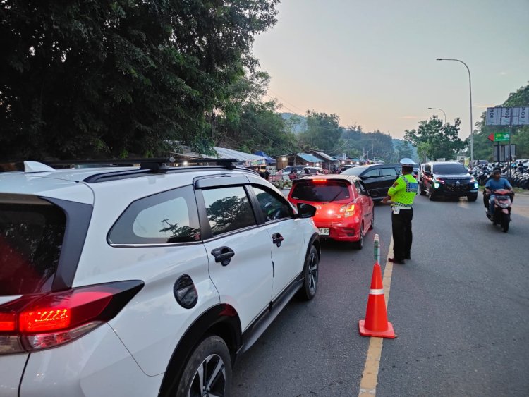 Satlantas Polresta Barelang Intensifkan Pemantauan Arus Balik di Pelabuhan dan Kawasan Wisata