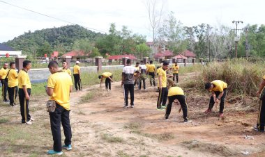 Gotong Royong Personel Polres Lingga Wujudkan Nilai Solidaritas dan Kebersamaan
