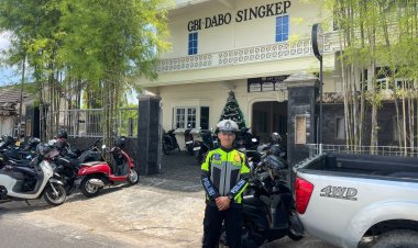 Satlantas Polres Lingga Laksanakan Pengamanan dan Pengaturan Lalu Lintas di Gereja