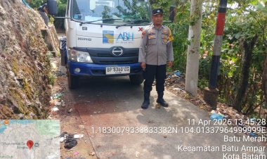 Distribusi Air Bersih Hari Ke-79, Polsek Batu Ampar Hadir Ringankan Beban Warga Terdampak Gangguan Air
