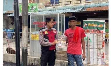 Polsek Lubuk Baja Gencarkan Pemberian Brosur Himbauan kepada Pelaku Usaha Scrap untuk Cegah Tindak Pidana