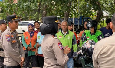 Penyuluhan Kesadaran Berlalu Lintas dan Sosialisasi Call Center 110 oleh Satbinmas Polresta Barelang di Sekupang