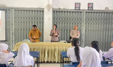 Pembekalan OSIS SMA Negeri 20 Batam, Satbinmas Polresta Barelang Tekankan Pencegahan Kenakalan Remaja