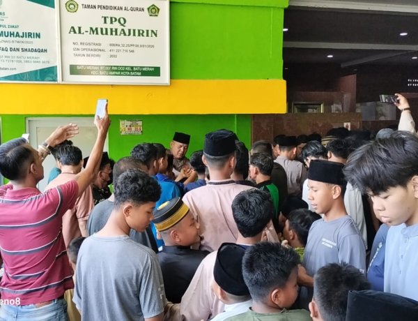 350 Nasi Kotak Dibagikan, Satpolairud dan Jurnalis Batam Tebar Kepedulian di Batuampar