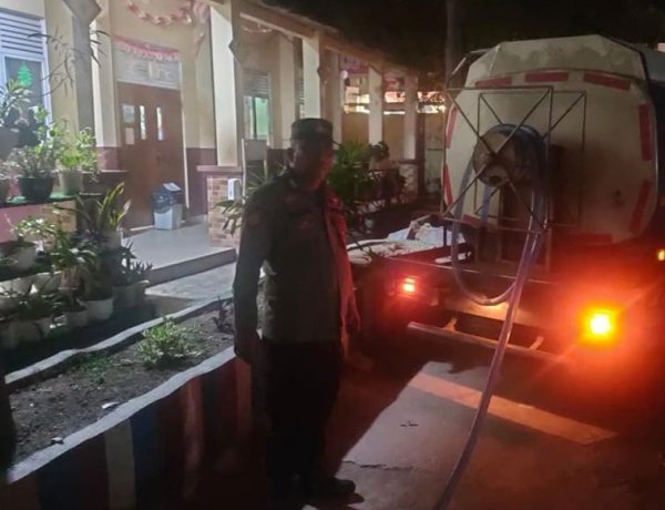 Memasuki Hari Ke-72, Polsek Batu Ampar Kawal Distribusi Air Bersih di Tanjung Sengkuang dan Batu Merah