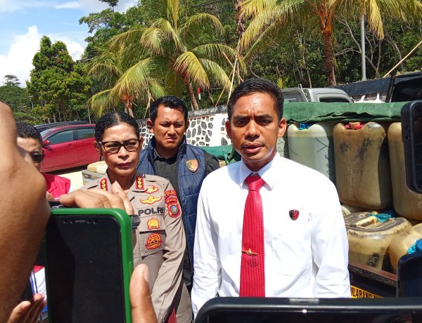 DITRESKRIMSUS POLDA KEPRI AMANKAN TIGA TERSANGKA DAN EMPAT UNIT KENDARAAN TERKAIT TINDAK PIDANA MINYAK DAN GAS BUMI