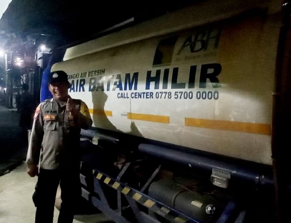 Polsek Batu Ampar Monitoring Distribusi Air Bersih Hari Ke-94, Pastikan Bantuan Tepat Sasaran bagi Warga Terdampak