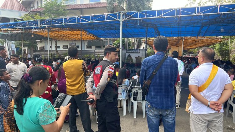 Polsek Bengkong Gelar Minggu Kasih Kamtibmas di Gereja Santo Damean, Pererat Silaturahmi dengan Jemaat