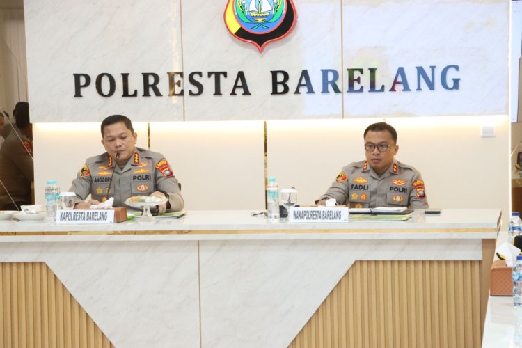 Kapolresta Barelang Pimpin Anev Bulanan, Tekankan Evaluasi Kinerja dan Peningkatan Pelayanan Publik
