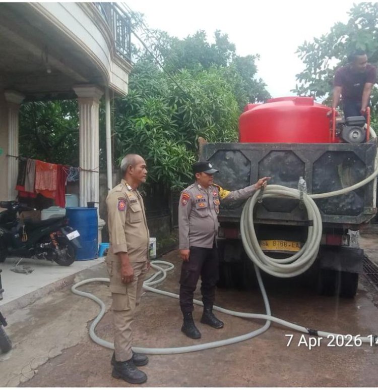 Hari Ke-75 Pendistribusian Air Bersih, Polsek Batu Ampar Konsisten Layani Warga Terdampak Gangguan Air